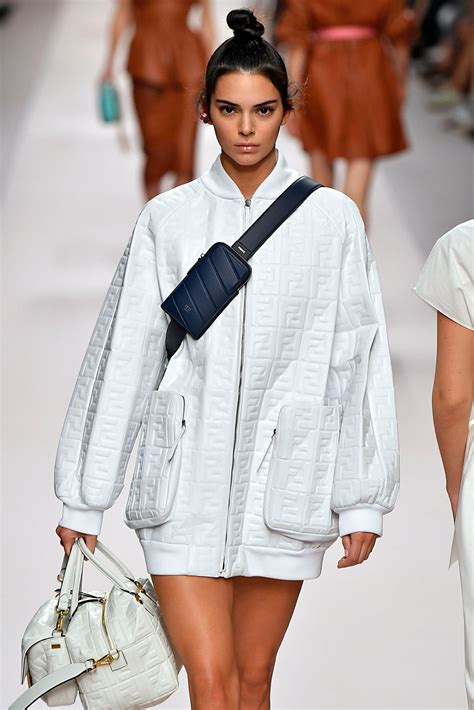 fendi mare saldi 2019|fendi scogliere.